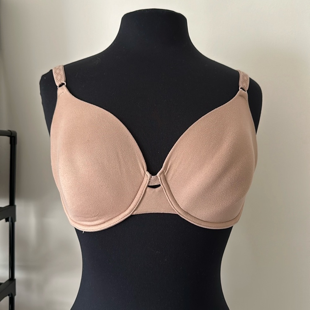 Nude Bra Size 34D - Picture 2 of 8